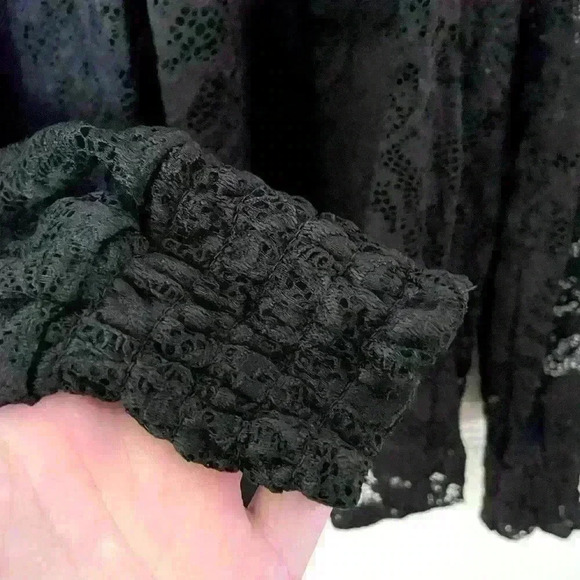 Cable & Gauge NWT Black Lace High Neck Long Sleeve Top Small - Picture 8 of 9